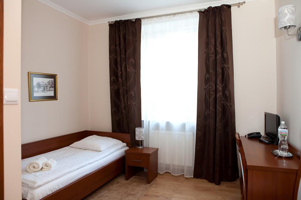 Hotel Srodmiejski เคียลเซ ภายนอก รูปภาพ