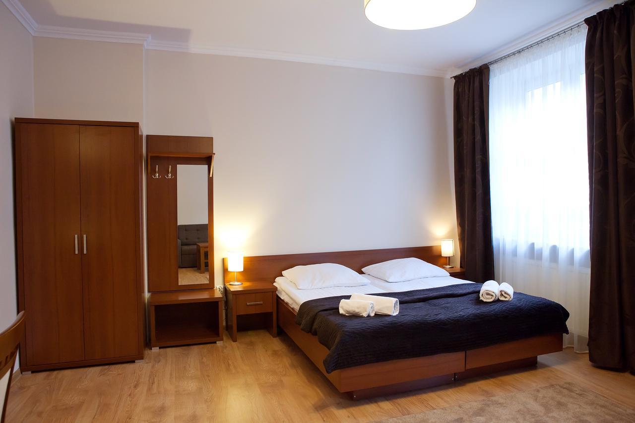 Hotel Srodmiejski เคียลเซ ภายนอก รูปภาพ