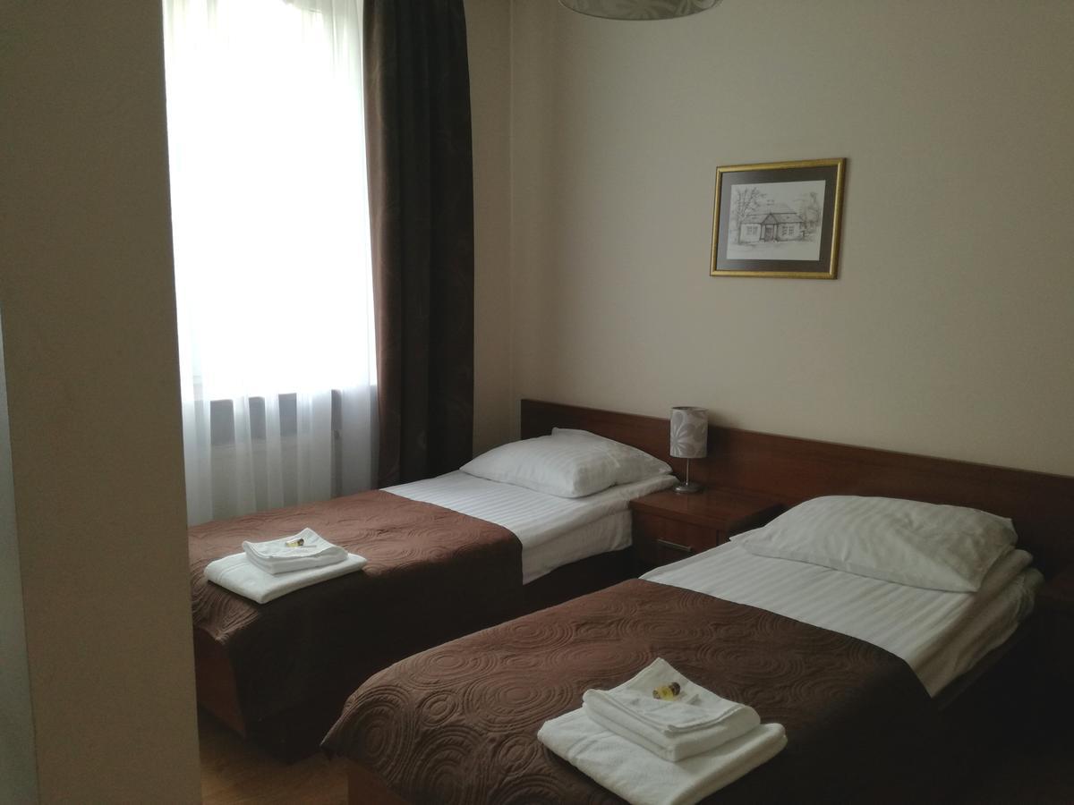Hotel Srodmiejski เคียลเซ ภายนอก รูปภาพ