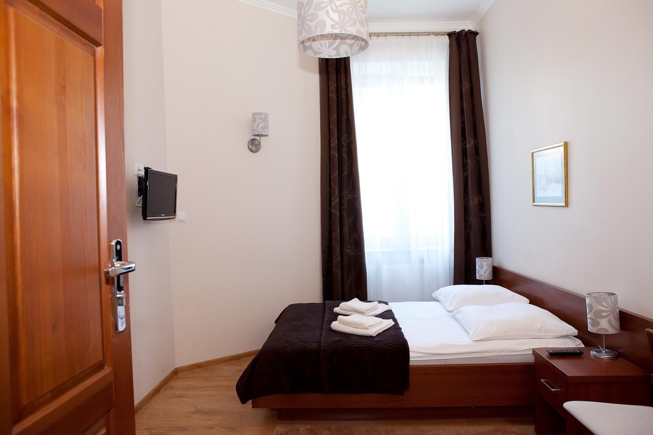 Hotel Srodmiejski เคียลเซ ภายนอก รูปภาพ